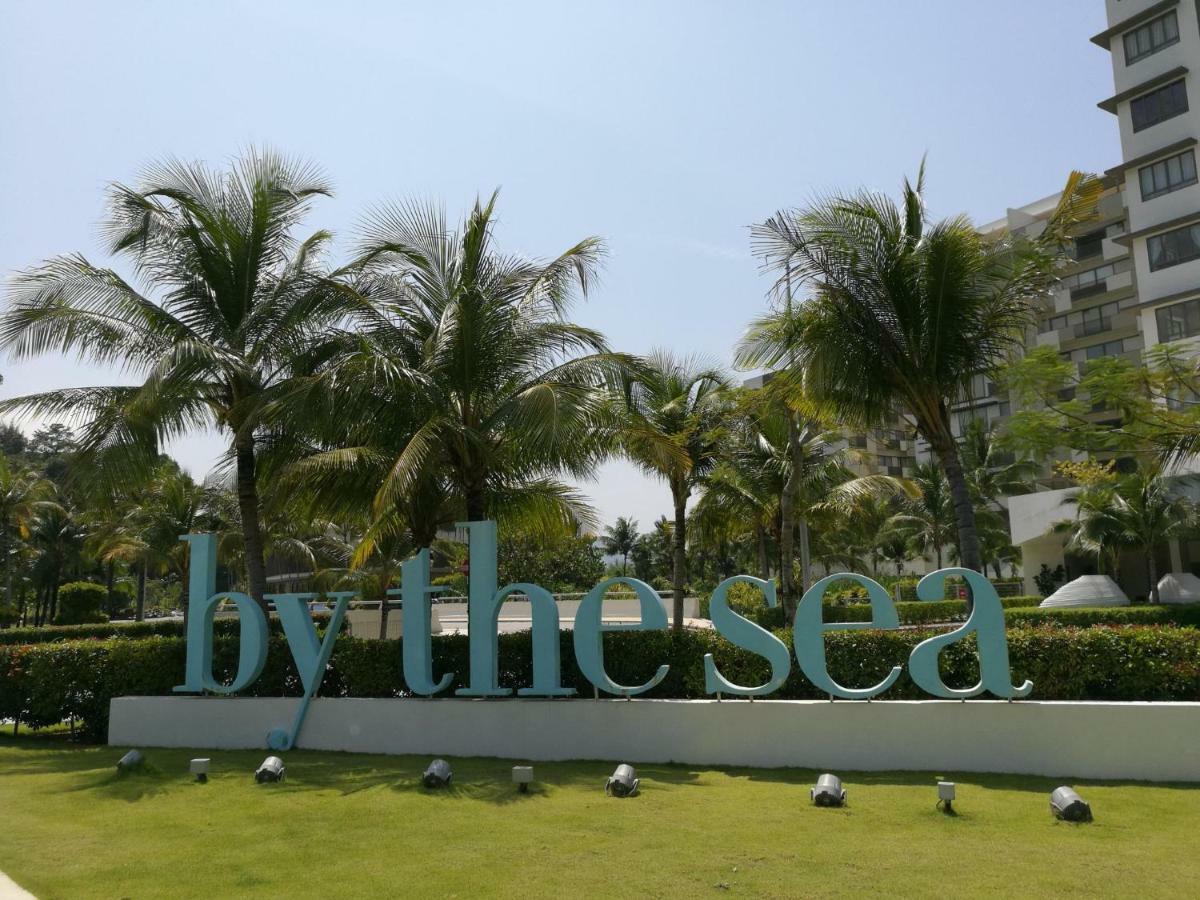 By The Sea Beachfront Penang Бату-Феррінгі Екстер'єр фото